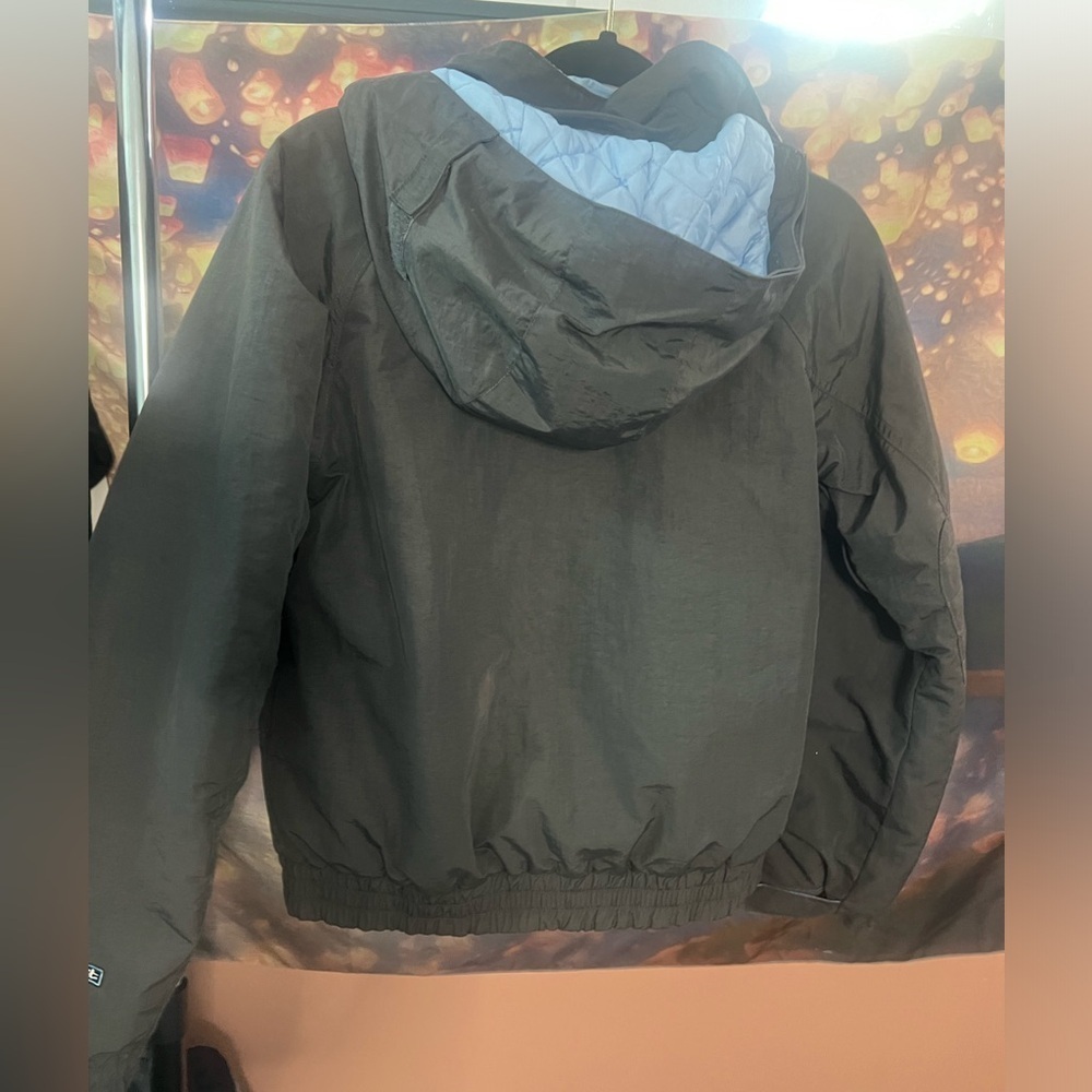 Columbia Jacket! Beautiful detail inside. Girls14/16 - Picture 6 of 6